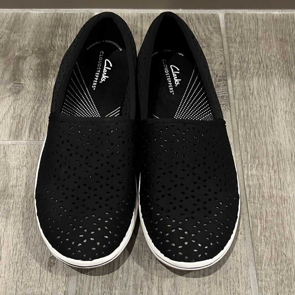 Clarks Black Perforated Slip-On Cloud steppers Shoes size 9
